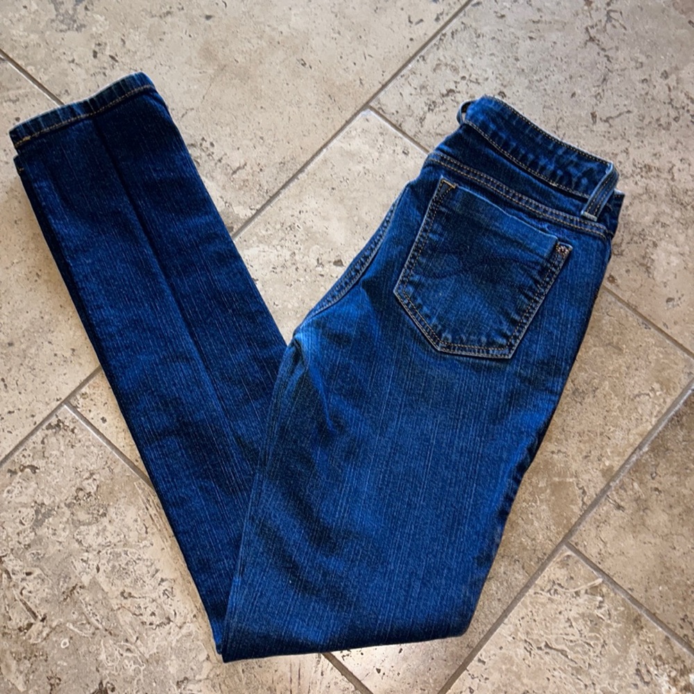 DKNY straight leg dark denim jeans. Size 2 regular.